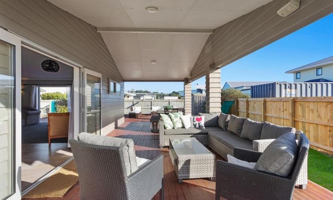 Waiotahi Haus | Lifes a Beach at Waiotahe Beach Estate