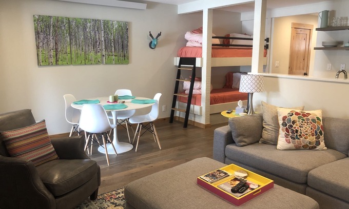 Moose Wilson Road Eigentumswohnung | Neu renoviert! Licht und helle Espen Gem!