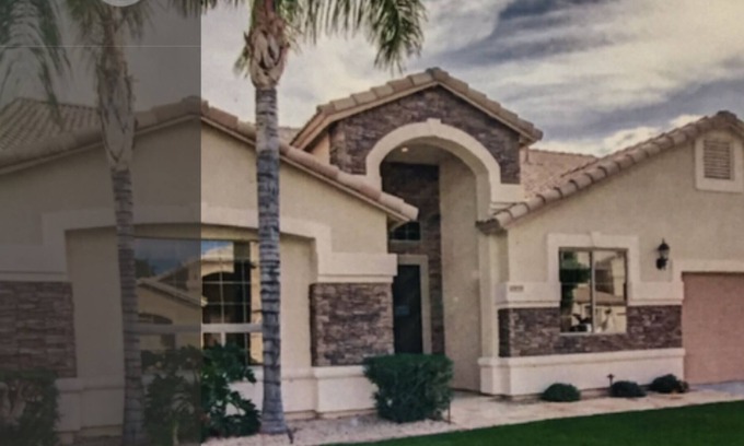 Superstition Springs Haus | Light bright home