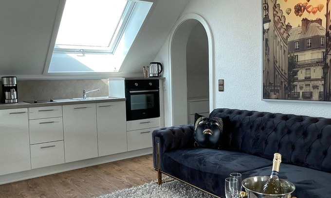 Bad Sassendorf Wohnung | Lichtdurchflutete Ferienwohnung (60 qm) für zwei Personen mit Südbalkon