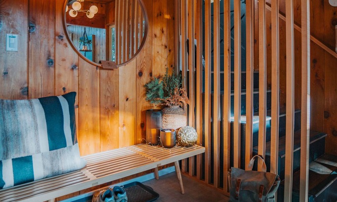 Running Springs Bed & Breakfast | Lightfoot Cabin