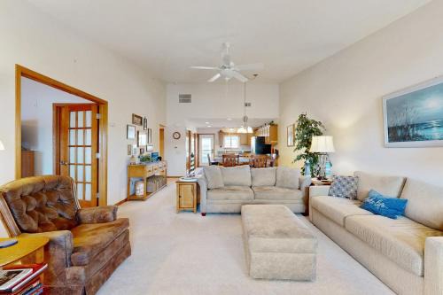 Lake Delton Haus | Lighthouse Cove Condo Resort: 418