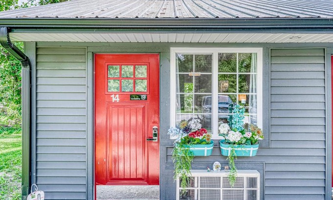 Waterloo Hotel | Lighthouse Kitchen Suites near Auburn Waterloo I-69 Exit 334