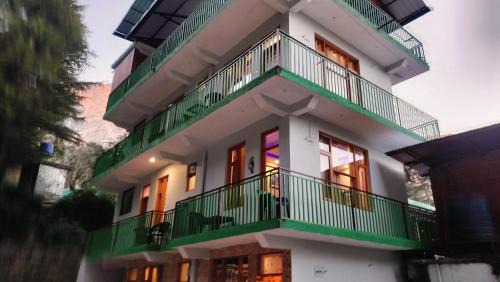 Bhagsu Nag Haus | Lill Sparrow by Verdant escapes hospitality
