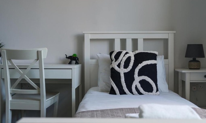 Bedlington Wohnung | Lily Apartment - Sleeps 3 - Pet friendly - Parking