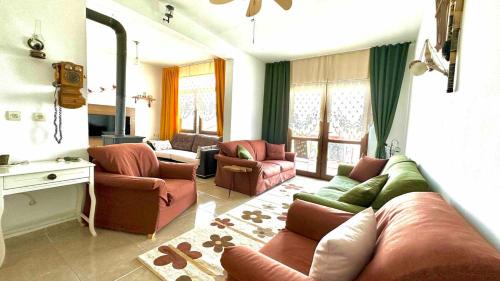 Gokceada Wohnung | Lily Guest House with Amazing View House with Garden