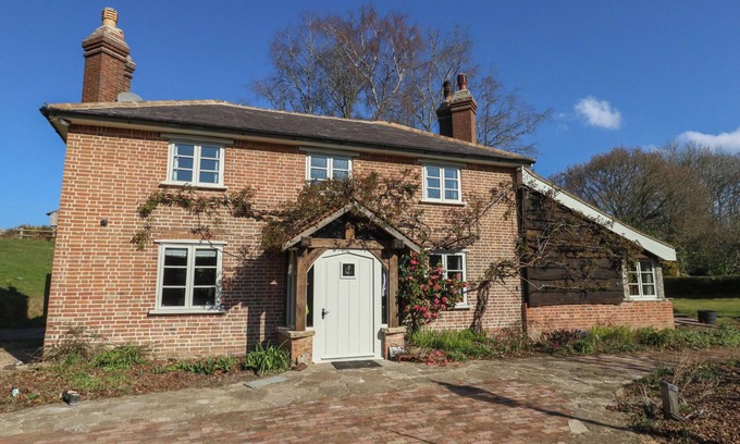 Poole Hütte | LIMBERLOST COTTAGE, character holiday cottage in Hamworthy