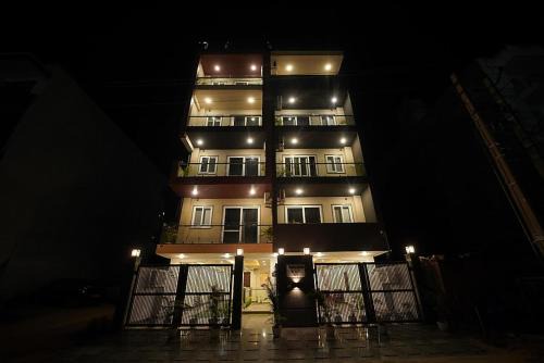 DLF Phase 5 Wohnung | Lime Tree Two BHK Service Apartment Golf Course Road Gurgaon