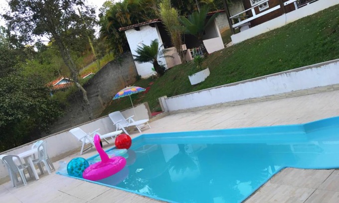 Aruja Haus | Linda Chácara com Piscina