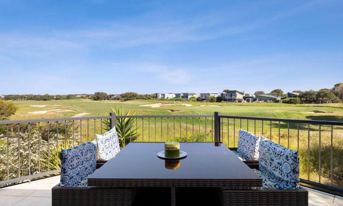 Torquay Haus | Links View House on the Green 800m To Beach
