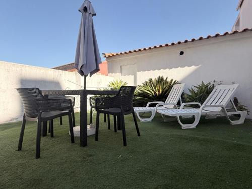 Santa Isabel Wohnung | Lisboa, Central Lisbon, Charming Patio House, , WIFI, Air Conditioning, Near Metro, by IG