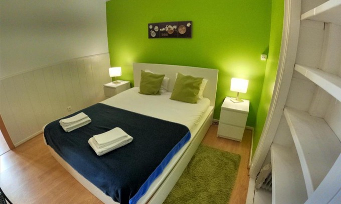 Penha de Franca Wohnung | Lisbon T2 apartment in typical villa in Sapadores Lisbon