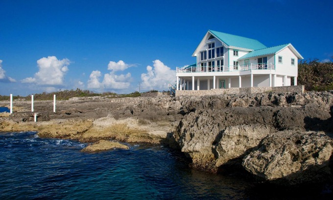 Blossom Village Haus | Little Cayman 3 Schlafzimmer Oceanfront Private Villa