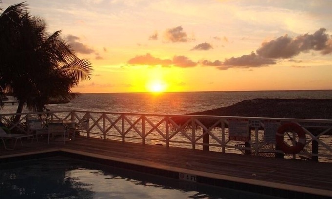 Blossom Village Eigentumswohnung | Little Cayman Island: Conch Club Condos Unit # 12