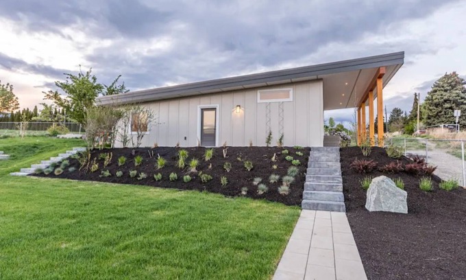 Central Okanagan Haus | Little Quail Guest House