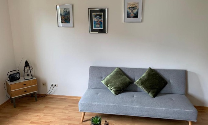 Lindenau Wohnung | Live easy with balcony,Netflix, quiet, close to Football stadium, direct train connection, Espresso maker