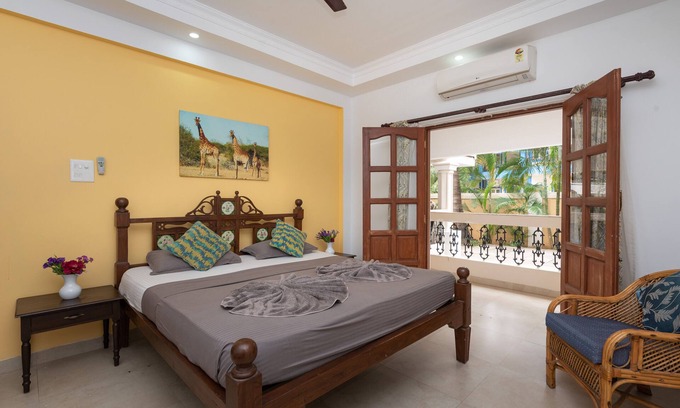 Gauravaddo Villa | In Calangute in der Luxus-Runde mit Art Murals, Pool & Seepferdchen-Dusche leben