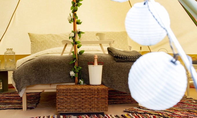 Mouldsworth Wohnmobilvermietung | Lloyds Meadow Glamping Delamere Chester