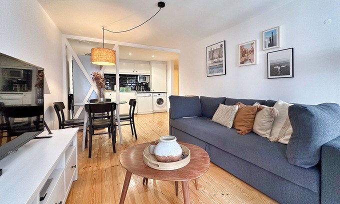 Santos Wohnung | Local friendly up to 6 person apartment in the city center of Lisbon