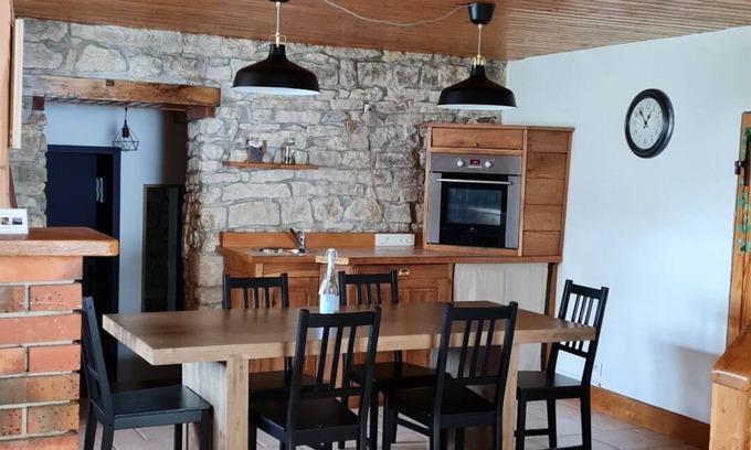 Ney Haus | Located in the heart of the Jura, close to lakes and waterfalls!