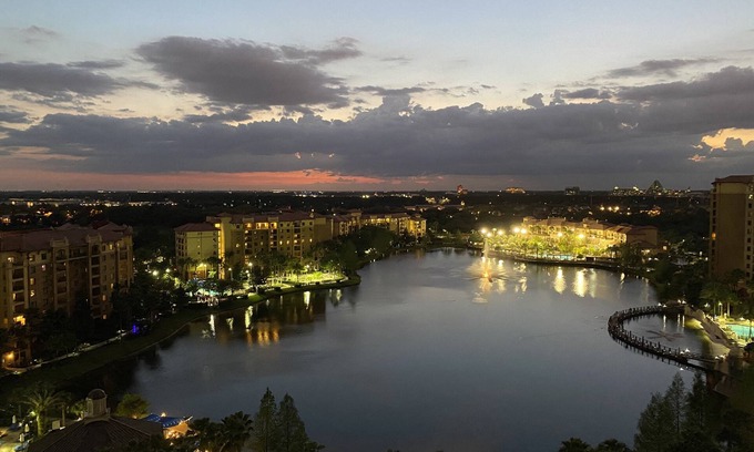 Lake Buena Vista Eigentumswohnung | Dieses Familienresort liegt nur eine Minute von den Toren von Disney entfernt und bietet viele Annehmlichkeiten.