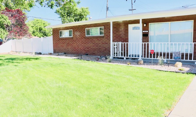 Rose Park Haus | Ort! 7 min in die Innenstadt / Kongresszentrum / Flughafen. Ruhige Nachbarschaft.