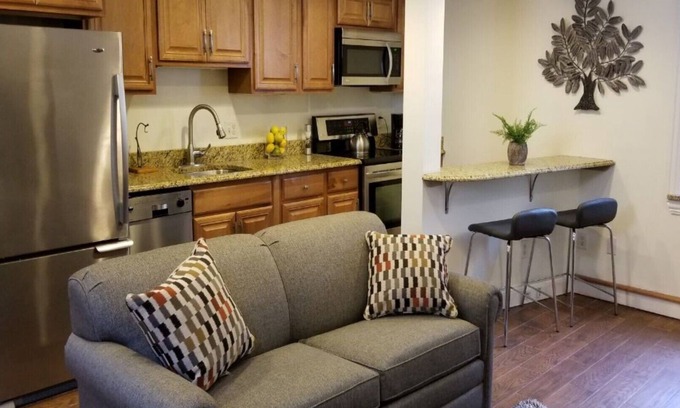 Water Hill Wohnung | Lage, Lage! Downtown Luxus 1 Schlafzimmer Apt