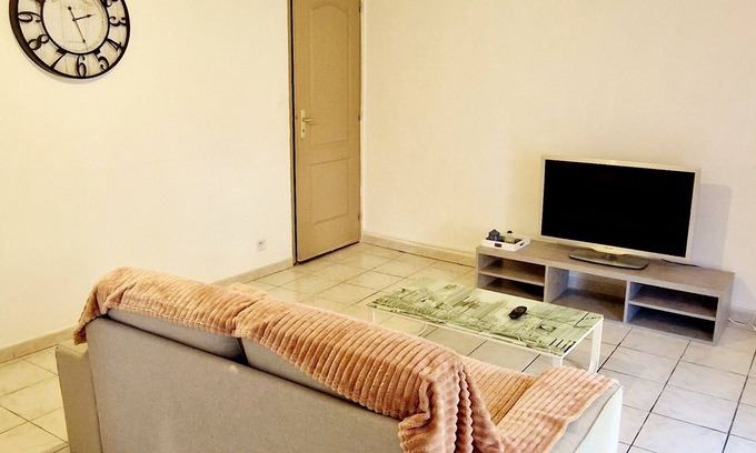 Lodeve Wohnung | Lodève in the heart of downtown