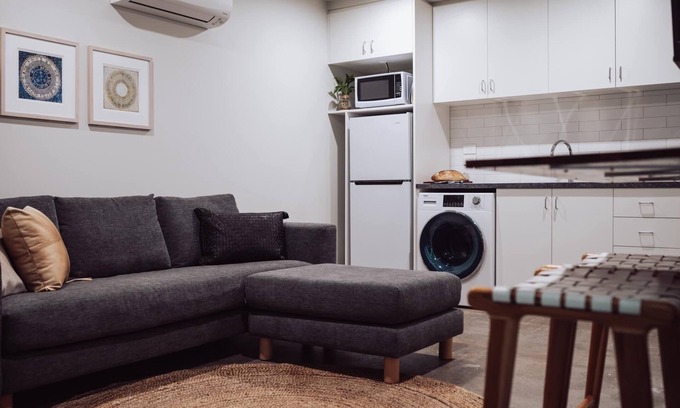 Devonport Wohnung | Loft in the heart of Devonport, with bike storage