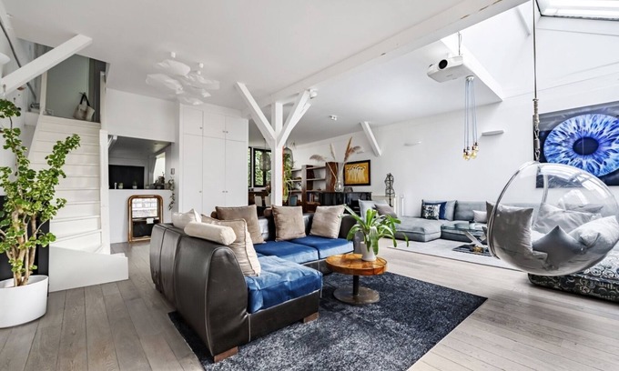 Saint-Fargeau Wohnung | Loft Luxe in the Boho 20th, by Veeve
