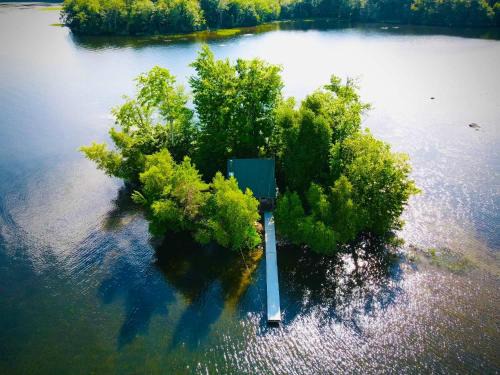 Monmouth Haus | Log Cabin at Naughty Dog Private Island