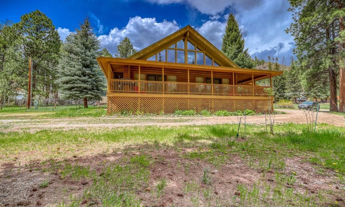 Vallecito Kabine | Log cabin at Vallectio lake with wrap around porch!