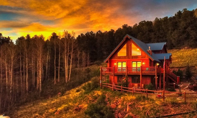 Cripple Creek Kabine | Log Cabin near Historic Cripple Creek, Hot Tub and Spectacular Views!