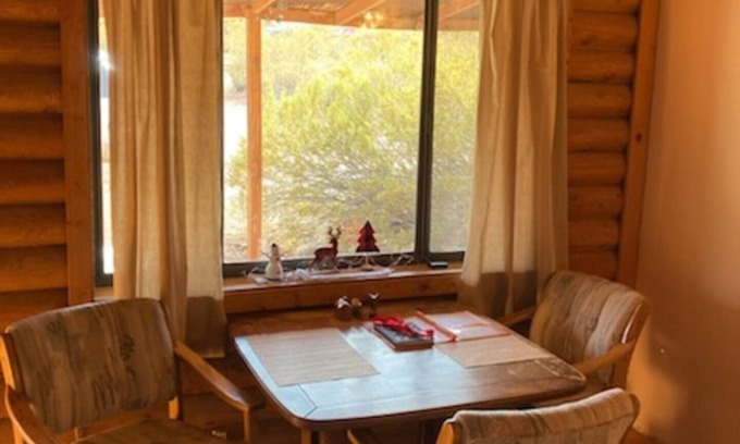 Goodsprings Kabine | Log Cabin near Las Vegas ~ East Bungalow