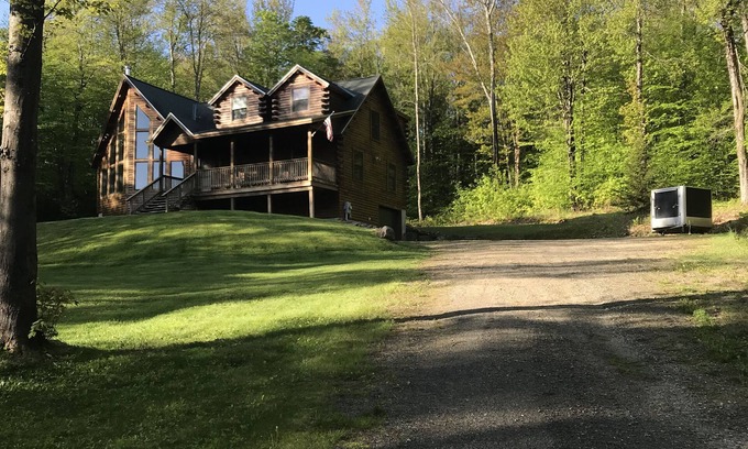 Chester Kabine | Log cabin near Okemo / Ludlow on 25 acres borders state forest w/trails nearby