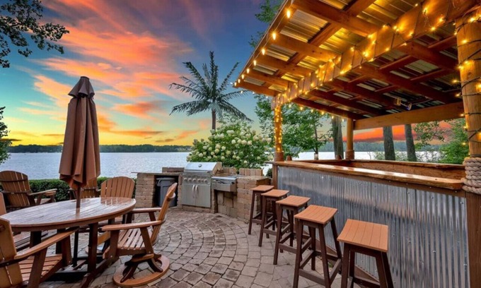 Lupton Resort | Zerons privates Insel-Sommerparadies am weisen See mit optionalem Bootsverleih