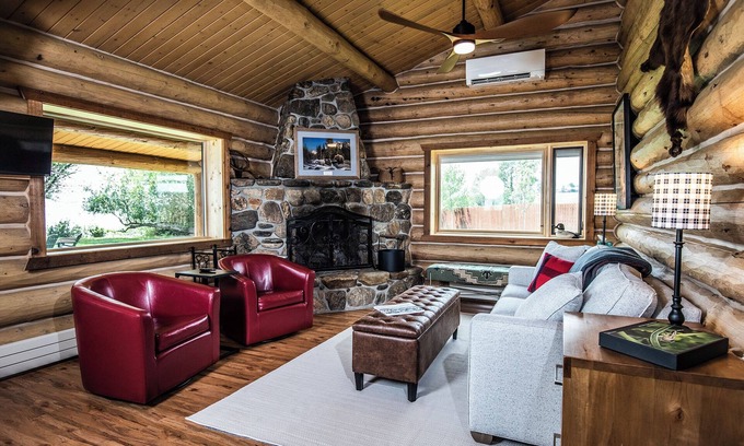 Ennis Kabine | Log Cabin on the North Shore of Ennis Lake. Dramatic Views of the Madison Range