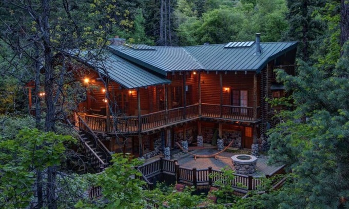 Sundance Kabine | Atemberaubende Blockhütte - Perfekt für Exerzitien, Familientreffen und Gruppenversammlungen