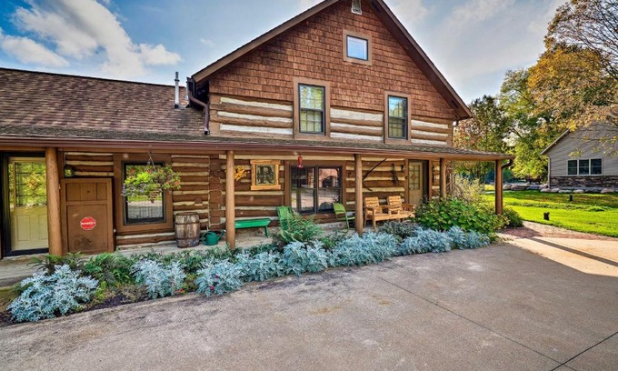 White Lake Haus | Log Cabin on the Wolf River with Private Hot Tub!