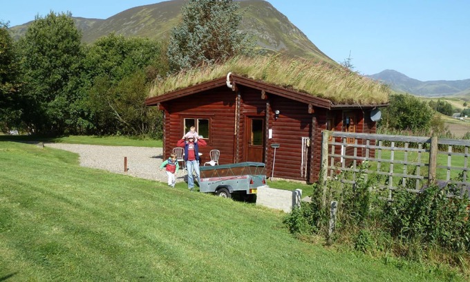 Spittal of Glenshee Kabine | Log Cabin mit Hot Tub für 2 | Im Cairngorm Nationalpark | akzeptiert Hunde