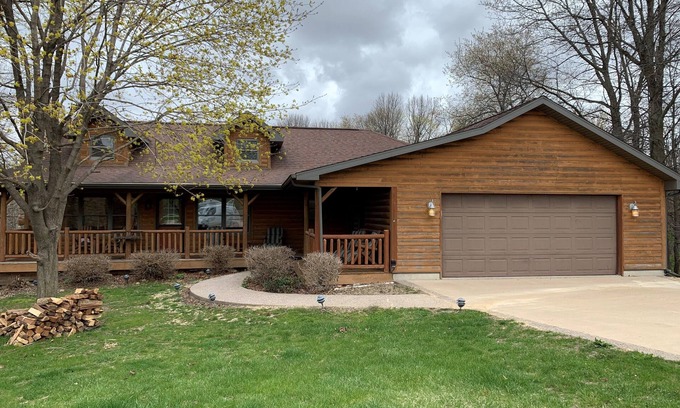 Apple River Haus | Anmelden Home w / Whirlpool in Apple-Canyon Lake