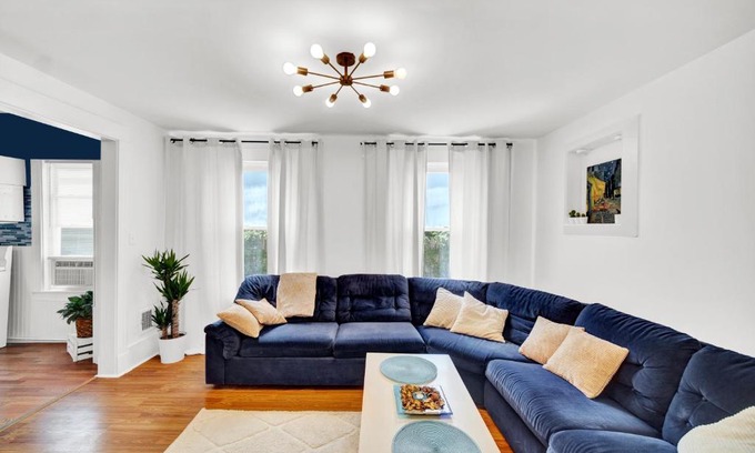 West Bucktown Haus | Logan Square Coach House