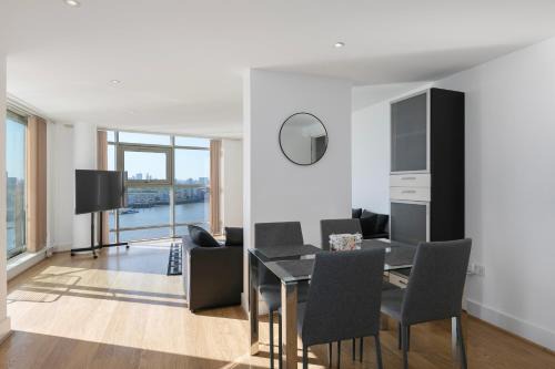 Island Gardens Wohnung | London Thames River Stunning Views 2BR 2 Bath 2 Balcony Sleeps Family of 6