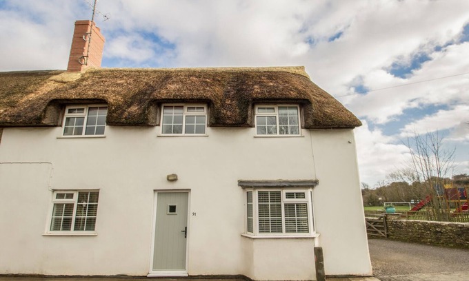 Burton Bradstock Hütte | Lange Scheune, tierfreundlich in Burton Bradstock, Ref 999154