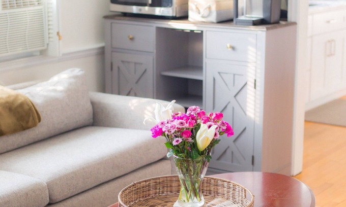 Stratford Haus | Lordship Charmer HAS IT ALL! Comfortable stay, accessible, family friendly!