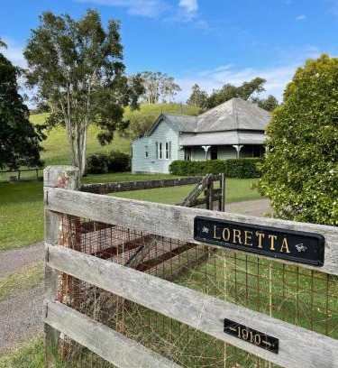 Brookfield Haus | Loretta- a rustic country cottage