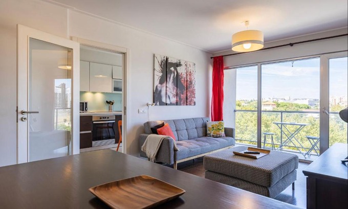 Parque das Nacoes Wohnung | Lovely 1 BDR Apartment With Pool by LovelyStay