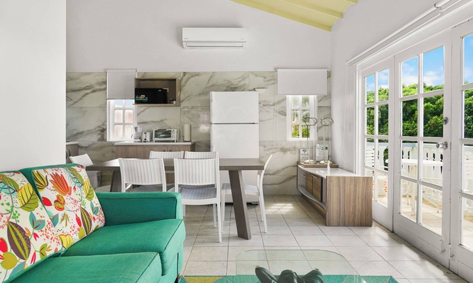 Koyari Wohnung | Lovely 2-bedroom apartment in Noord with Garden & Pool