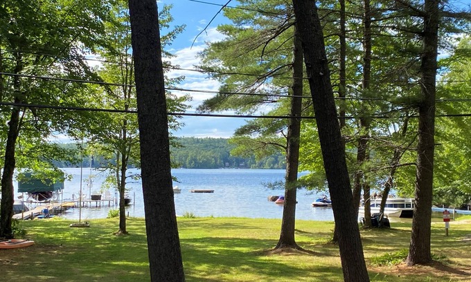 Gray Hütte | Lovely 2-bedroom cottage with AC in Police Man's Cove