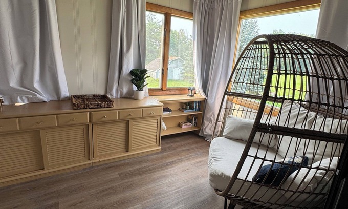 Fairfield Haus | Lovely 3-bedroom house in Fairfield with WiFi, AC